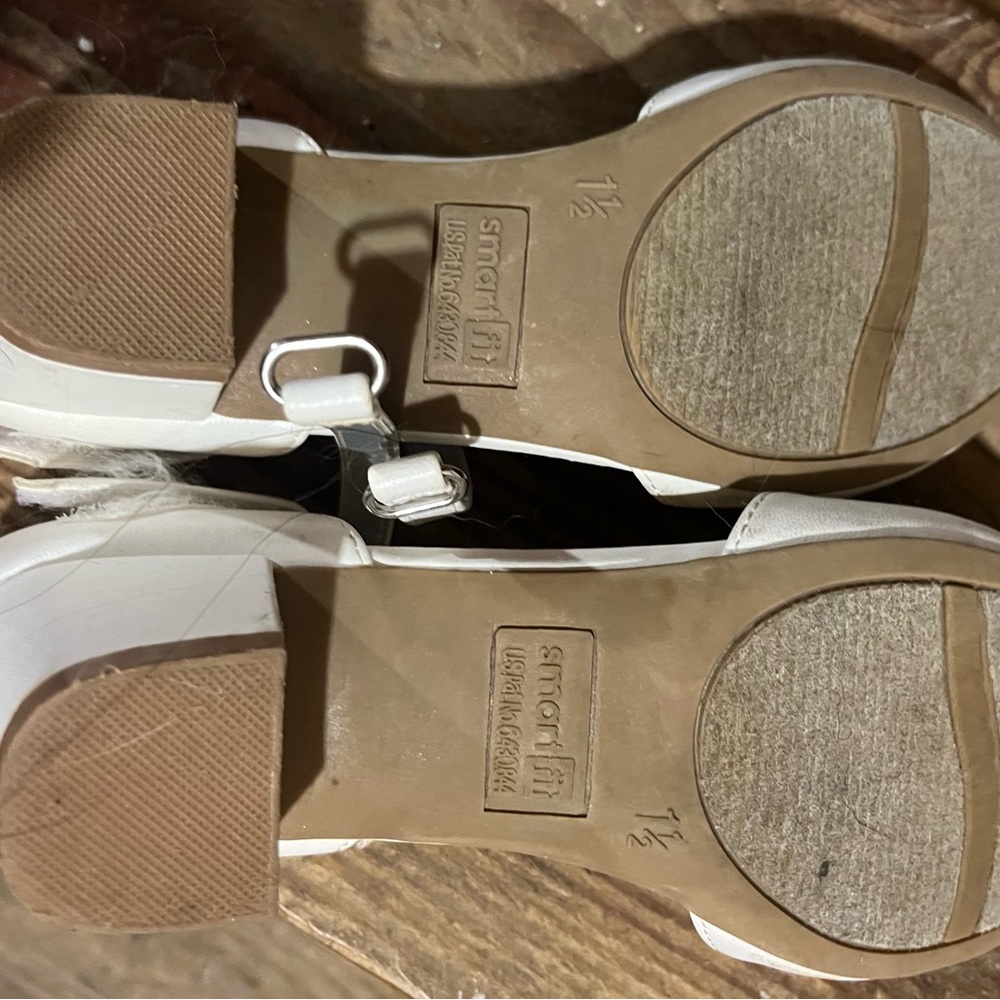 Shoes - Picture 3 of 4